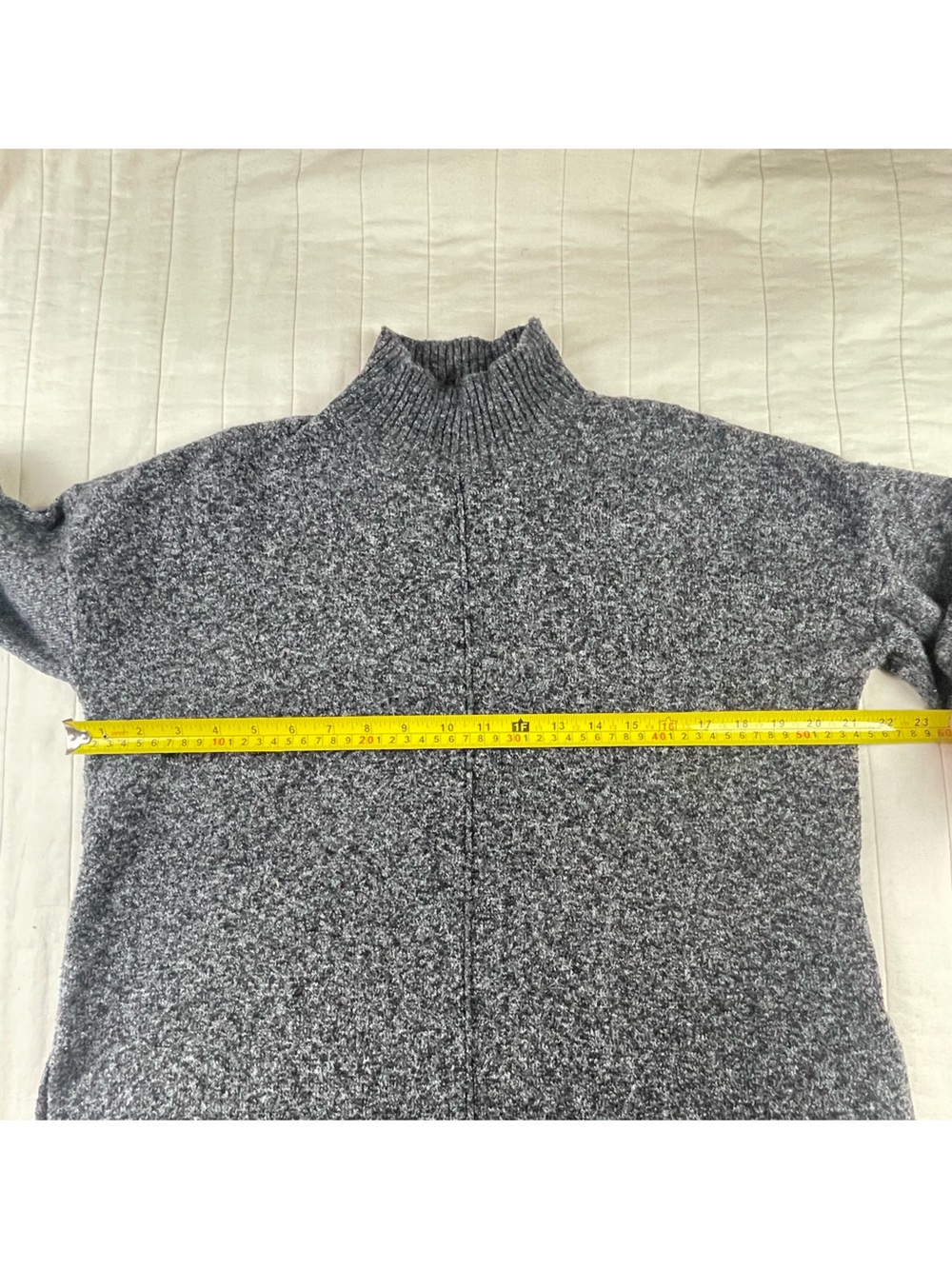 Tahari Gray Marled Turtleneck Sweater Medium (fits oversized) - Picture 3 of 8